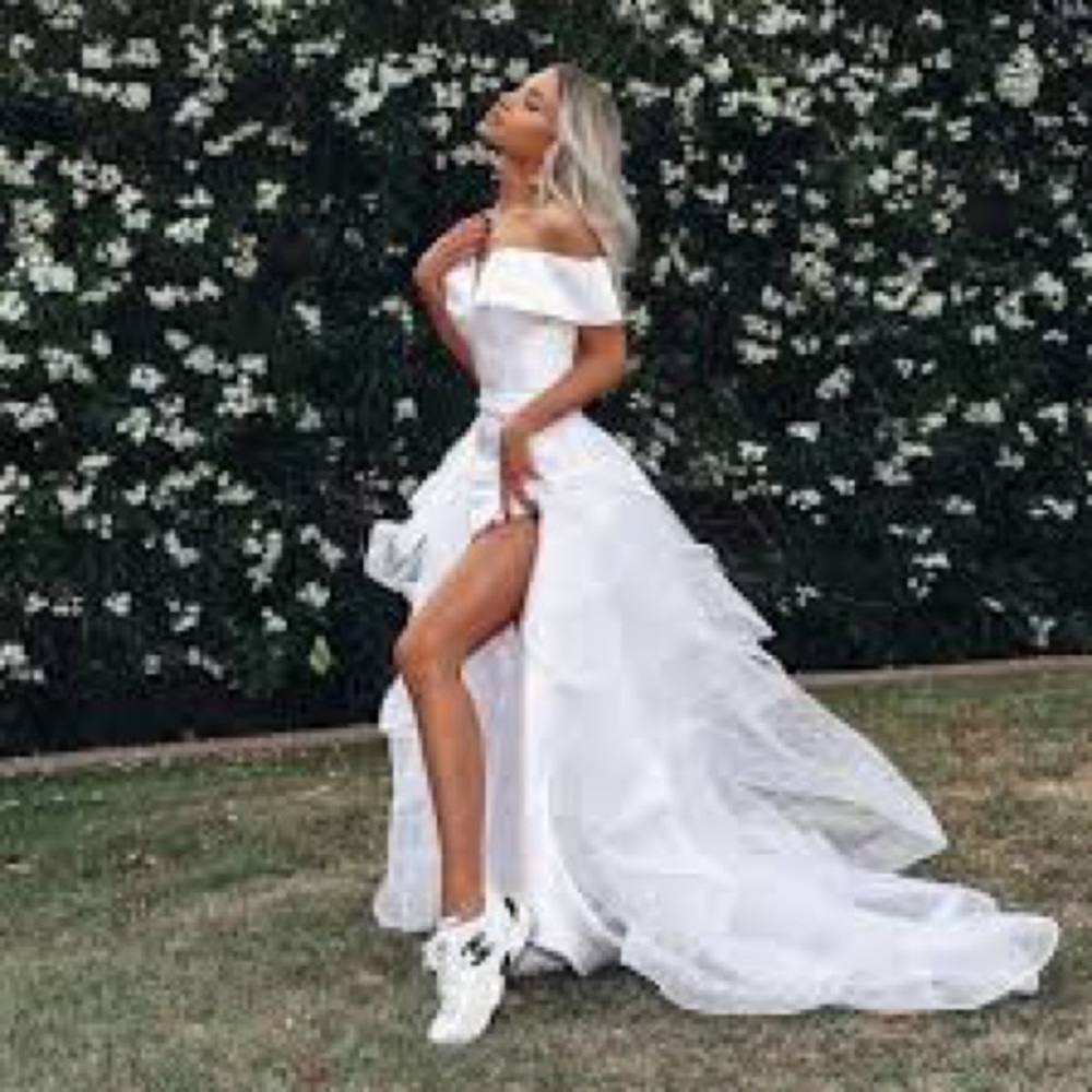 Catwalk Connection Serena Wedding Dress - Picture 3 of 5